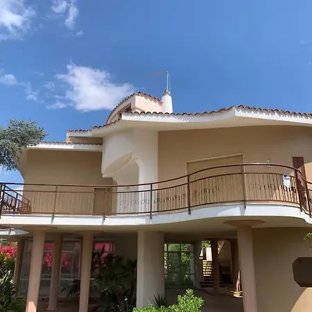 Marika Villa